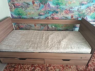 Детские односпальные кровати: Продаю подростковую кровать 180/80 цена 5 т сом — 2