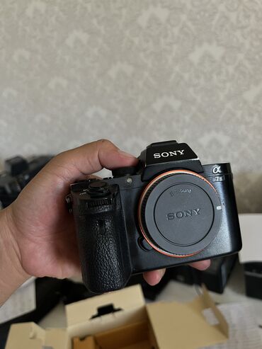 арт фото: Sony a7m2 полнокадровая фотокамера. В хорошем состоянии. Работает без