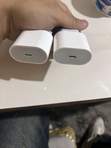 Şarj cihazları: Simsiz şarj cihazı Apple, 20 Vt