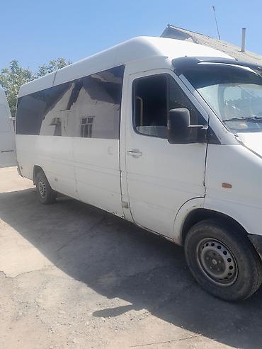 мото подкат: Mercedes-Benz Sprinter, белый микроавтобус/фургон с высоким крышей и — 4