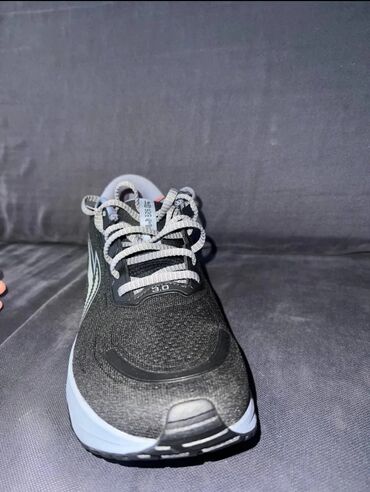 reebok кроссовки новые: Оригинал Li Ning
размеры 40, 41, 41.5
цена окончательная