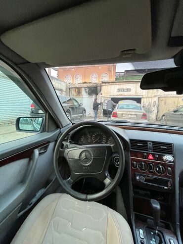 Mercedes-Benz: Mercedes-Benz C 180: 1.8 l | 1996 il Sedan — 11