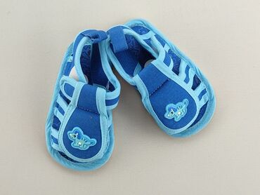 buty profilowane dla dziewczynki: Buciki niemowlęce, 18, stan - Idealny