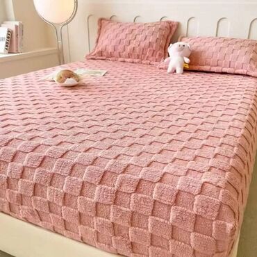 Posteljina: 🎀Reljefni čaršafi 🎀Čaršaf na lastiš 25 + 2 jastučnice(5) 🎀Cena-3700 — 2