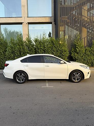 Продажа авто: Kia K3: 2021 г., 1.6 л, Вариатор, Бензин, Седан — 2
