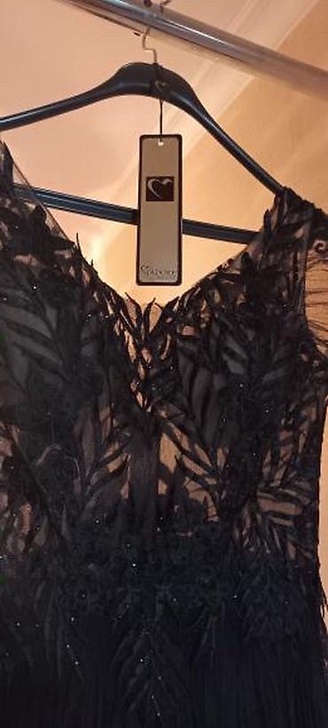 adore kartı: J’ADORE Exclusive markalı gecə/libas paltarı. Ölçü: 38 300 Azn.ə — 1