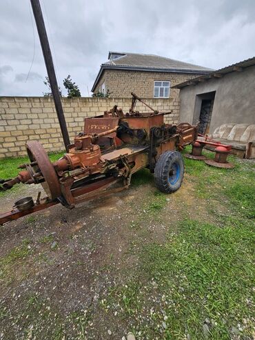 Traktorlar: Belarus MTZ traktoru - Güclü ön və arxa təkərli, tam ölçülü kabinəli — 12