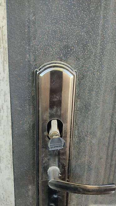 вскрыть квартиру: 🔑 Аварийное вскрытие любых замков. Быстрый выезд 24/7. Аккуратно, без — 7