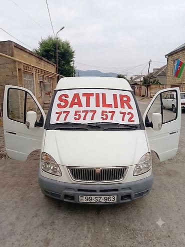traktör satılık: Ağ rəngli yük/miniven tipli avtomobil. Xüsusiyyətlər: - Kuzov: yüksək — 1