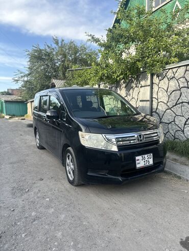 Honda: Honda Stepwgn: 2011 г., 2 л, Вариатор, Бензин, Минивэн
