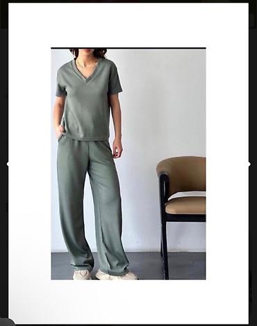 versace helanke: Set – majica i pantalone, maslinasto-sive boje. S/M veličina Novo — 1