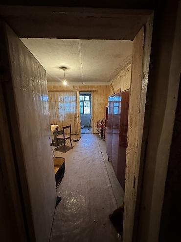 kiraye evler 1 otaqli 2022: Satılır: köhnə tikili mənzil (fotolarda göstərilən) - Plan: dəhlizli — 2