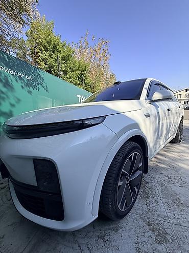 Lixiang: Lixiang L7: 2025 г., 1.5 л, Автомат, Электромобиль, Кроссовер — 2