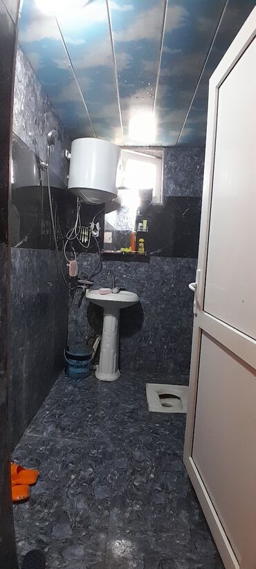 Həyət evləri və villaların satışı: Satılır: həyətli 2 mərtəbəli fərdi yaşayış evi otaglar cox genis — 15