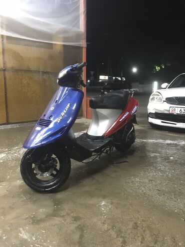 старый скутер: Скутер Suzuki, 100 куб. см, Бензин, Б/у