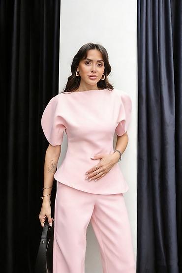 Kompleti: ✅Ženski dvodelni komplet – elegantna bluza i pantalone ✅3000 din S M — 7