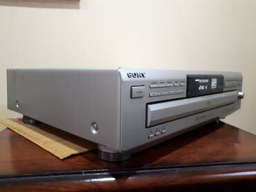 Zvučnici i stereo sistemi: Sony CDP-CX 200 plejer lepo ocuvan, ima mnogo funkcija. Sve sto sam na lalafo.rs — 14 Zvučnici i stereo sistemi: Sony CDP-CX 200 plejer lepo ocuvan, ima mnogo funkcija. Sve sto sam — 14