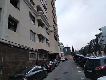 Недвижимость: 11 otaqlı ofis Komunal xərclər qiymətə daxildir .Vasiteçilər z.o — 2