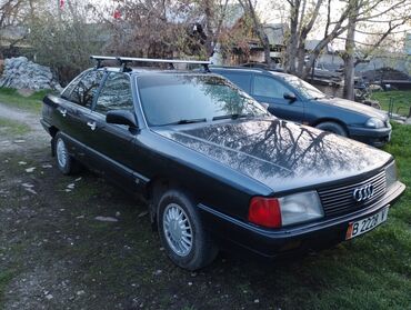 Audi 100: 1988 г., 1.8 л, Механика, Бензин, Седан