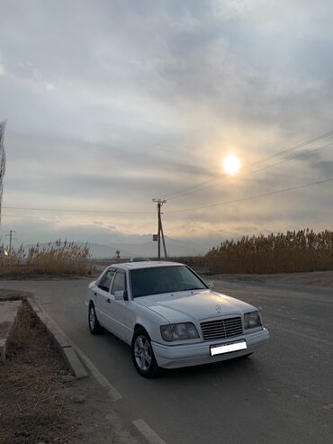 Mercedes-Benz: Mercedes-Benz E-Class: 1995 г., Автомат, Бензин, Седан — 3