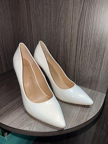 Туфли: Туфли, 38.5, 39, Christian Louboutin, Новый, цвет - Белый — 2