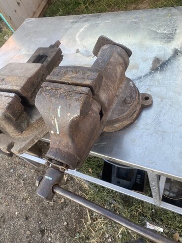 Наковальни: Кузнечные наковальни разных размеров Дөшү, Наковальня Фрезерные — 9