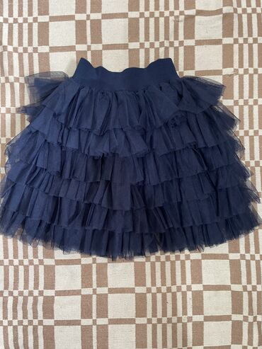 Другие детские вещи: Детская пышная юбка 
Цвет:темно синий
Цена:300 сом