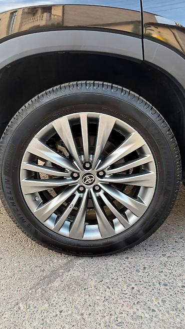 platinum: Toyota Highlander: 2020 г., 2.5 л, Гибрид — 5
