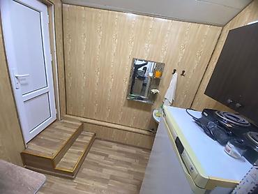 Kommersiya daşınmaz əmlakının satışı: Təcili satılır!!! Şəhərin mərkəzində 8 Noyabr metrosuna piyada 6-7 — 10