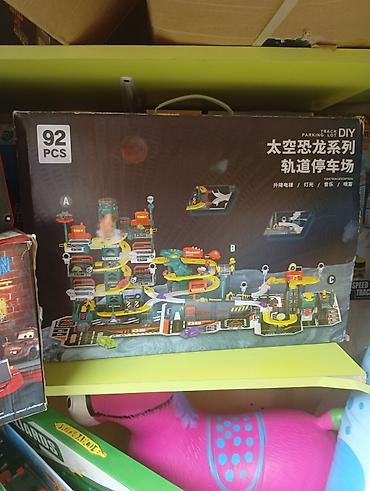 Детский мир: Игровой набор «DIY Track Parking Lot – космическо‑динозавровая — 1