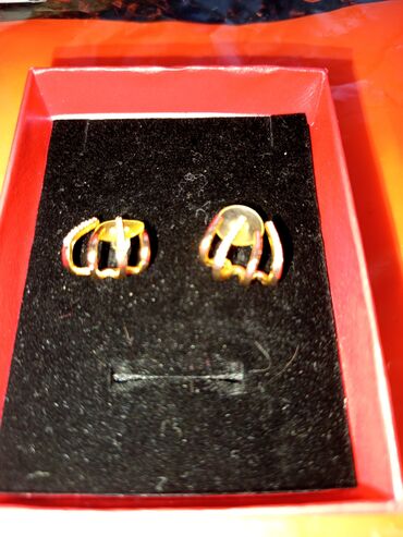 Kəmərlər: Qızılı rəngdə, daşlı qadın sırğası - Model: qulağı qismən qucaqlayan U — 29