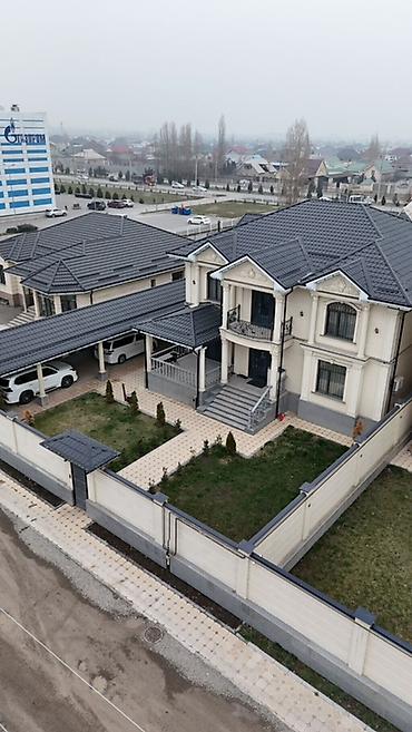 Продажа коттеджей и домов: 🚨 СРОЧНО ПРОДАЁТСЯ ДОМ! 🏙️ 6+ комнат — 360 м² 📍 Арча-Бешик (1 линия) — 1