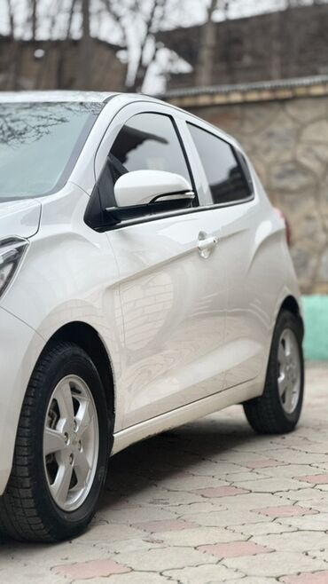 Chevrolet: Chevrolet Spark: 2020 г., 1 л, Вариатор, Бензин, Хэтчбэк — 3