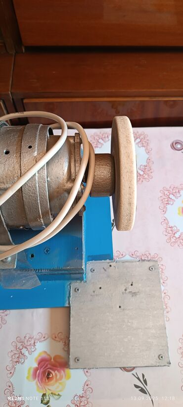 Другие инструменты: Продаю инструменты:Точило, двигатель на 220 в,180 вт,2800 оборотов — 6