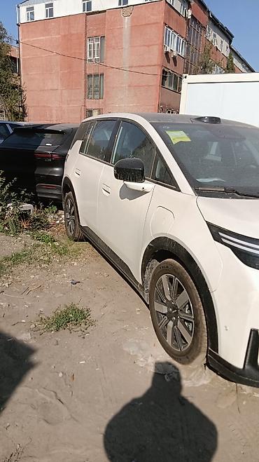 wuling mini ev: JMEV : 2026 г., 0.1 л, Автомат, Электромобиль, Кроссовер — 2