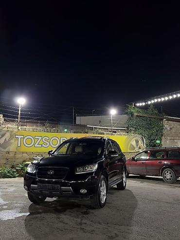 099 fara: Hyundai Santa Fe, qara rəng, benzinli SUV. Texniki və dizayn — 1