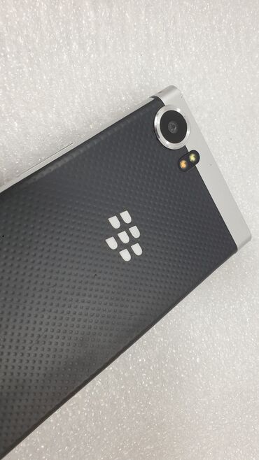 honor: Blackberry Keyone, Б/у, 64 ГБ, цвет - Серебристый