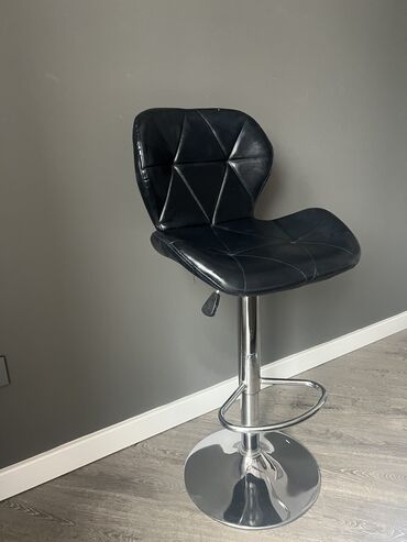 Салонные кресла: Втзажный стул для бровиста / визажиста.
Б/у
3000 с
Самовывоз