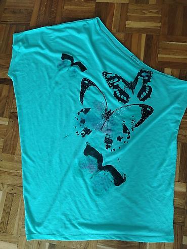 pull and bear majice: Turkizna ženska majica sa printom leptira – Terranova, veličina L. - — 3