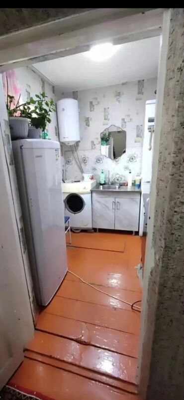 авто рынок дом: 60 м², 3 комнаты, Парковка, Забор, огорожен