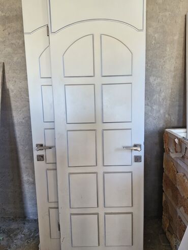 msb qapıları: Ağ rəngli 6 əd daxili qapı dəsti. Eni 70 sm,Uzun 2.10 sm.Rəng: mat ağ