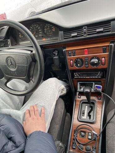 Mercedes-Benz: Mercedes-Benz W124: 1995 г., 2.2 л, Автомат, Бензин, Седан — 8