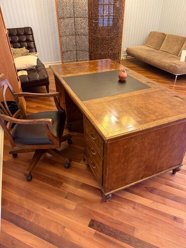 Soyuducu vitrinləri: İşlənmiş, İşçi üçün, Kvadrat masa
