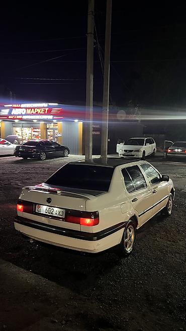 Volkswagen: Volkswagen Vento: 1993 г., 1.8 л, Механика, Бензин, Седан — 3