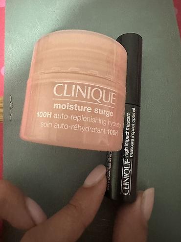Новое, открыта, не использовпна Clinique Moisture Surge 100H
