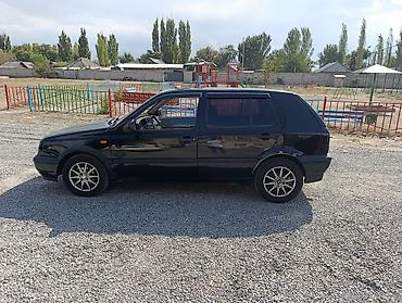тез арада: Volkswagen Golf: 1993 г., 1.8 л, Кол менен иштөөчү, Бензин, Хетчбек — 3