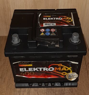 tomos apn 4: Akumulator ElektroMax 44Ah. Startne snage 400A (EN). Desni plus