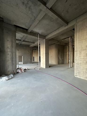 Продажа офисов: Продажа офисов 326 м², Без ремонта, Без мебели, Многоэтажное здание, 1 этаж — 12