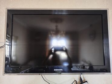 samsung 108 ekran smart tv: Б/у Телевизор Samsung Led 82"