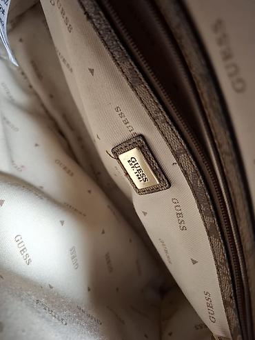 longchamp torba cena: Prodajem original novu GUESS torbu u bež/smeđoj kombinaciji sa — 3